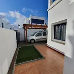 Linda Con Piscina Privada * Коста Бланка