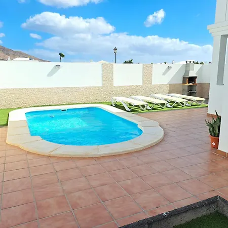 Linda Con Piscina Privada