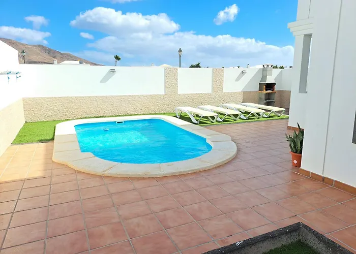 Linda Con Piscina Privada