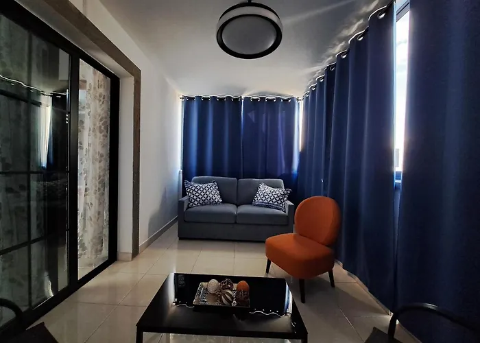 Linda Con Piscina Privada Βίλα